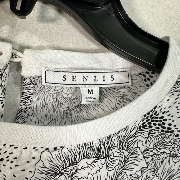 Senlis Floral Short Sleeve Round Neck Blouse, Women's Size M - Black/White - Picture 5 of 10